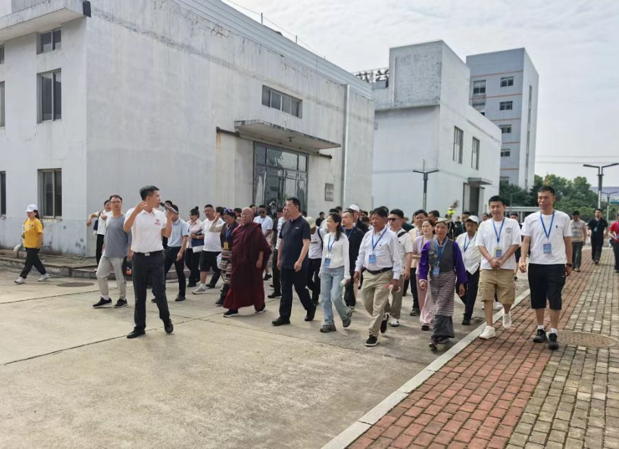 益陽(yáng)喜迎西藏少數(shù)民族參觀團(tuán) 共品湘益茶香續(xù)寫(xiě)民族團(tuán)結(jié)情